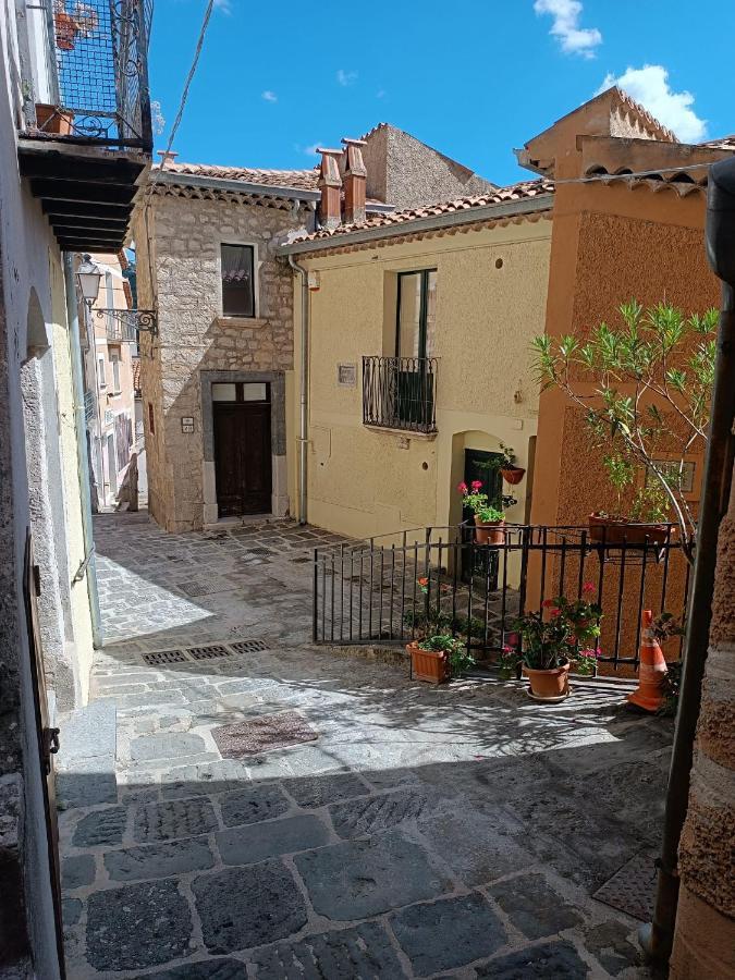 Apartamento Casetta Nel Borgo Pianello Con Vista Panoramica Muro Lucano Exterior foto