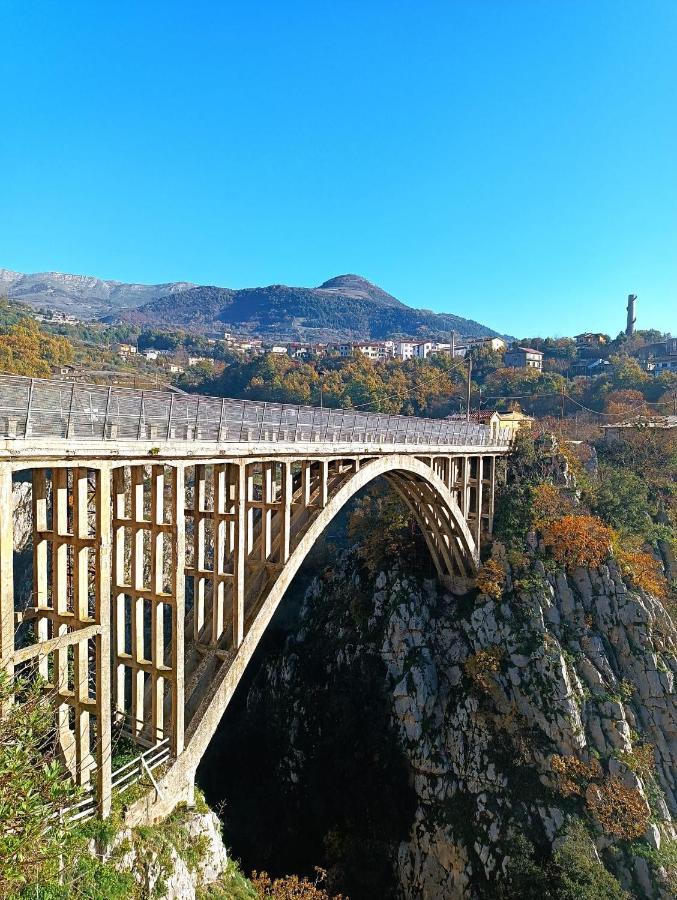 Apartamento Casetta Nel Borgo Pianello Con Vista Panoramica Muro Lucano Exterior foto